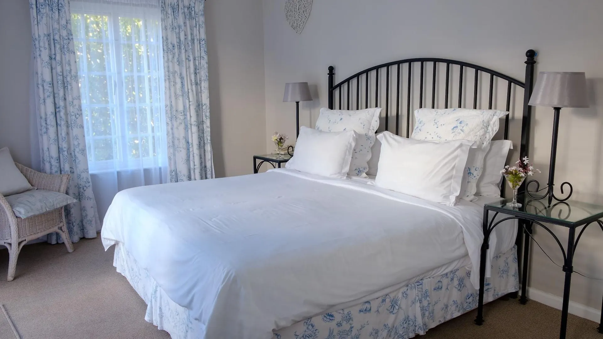 Constantia White Lodge Guest House Cape Town