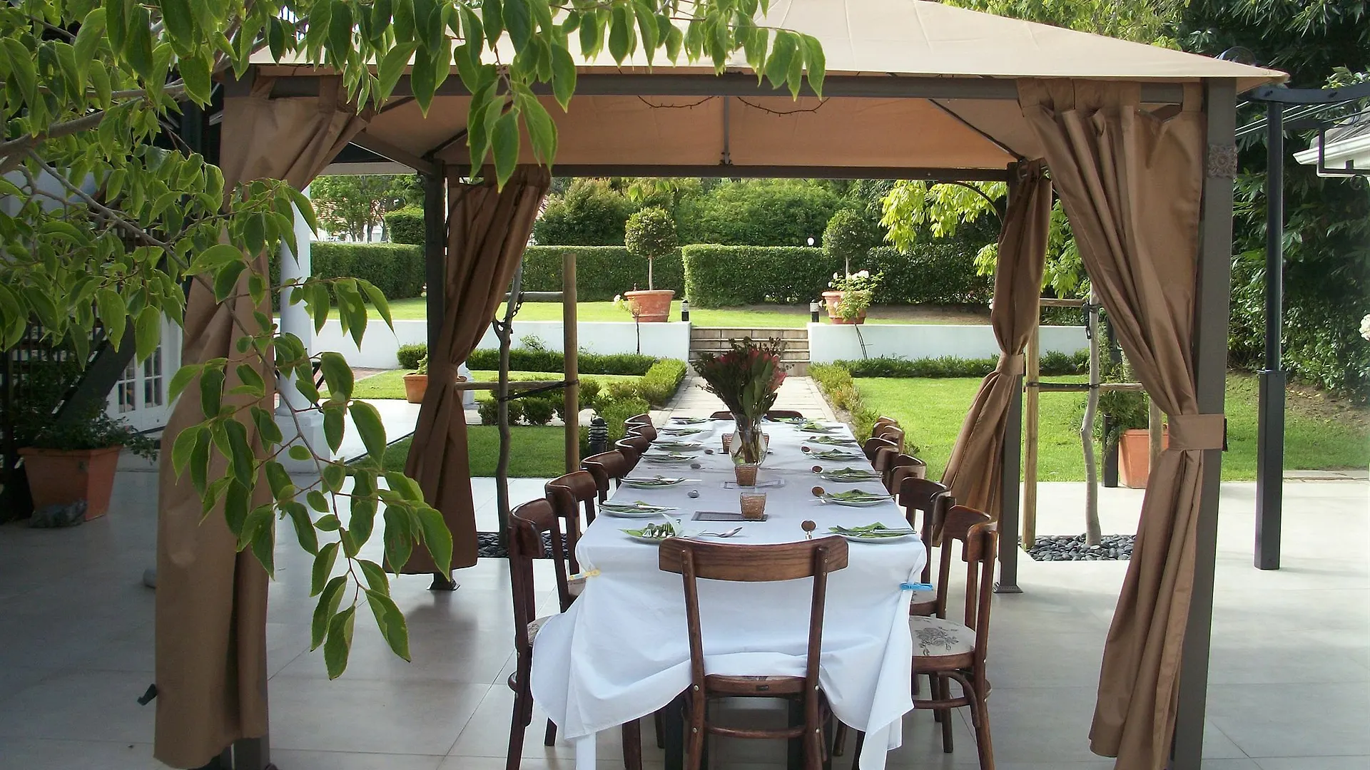Constantia White Lodge Guest House Cape Town